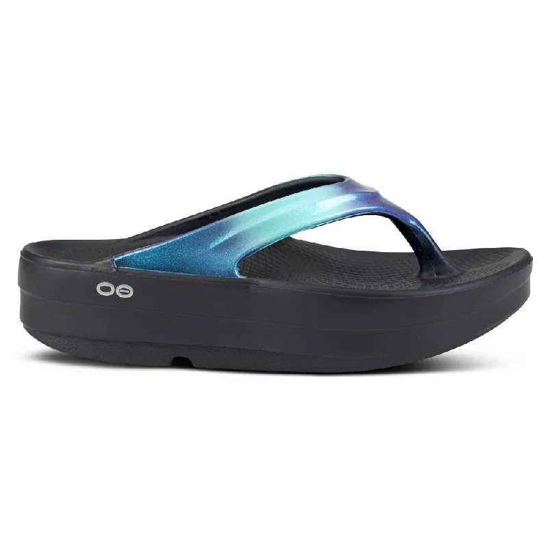 OOFOS OOmega OOlala Luxe Black Atlantis Sandal (Unisex)